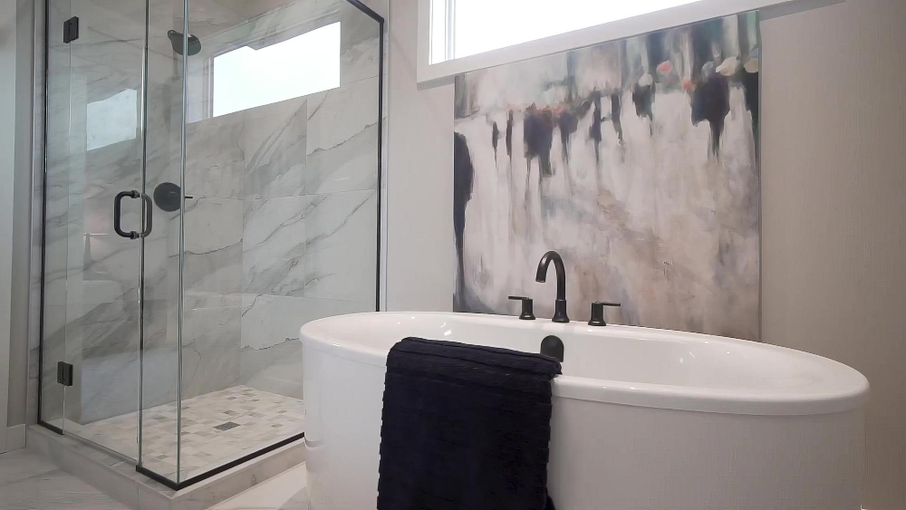 Walk-In Shower vs. Bathtub: Which Is Better for Your Bathroom?